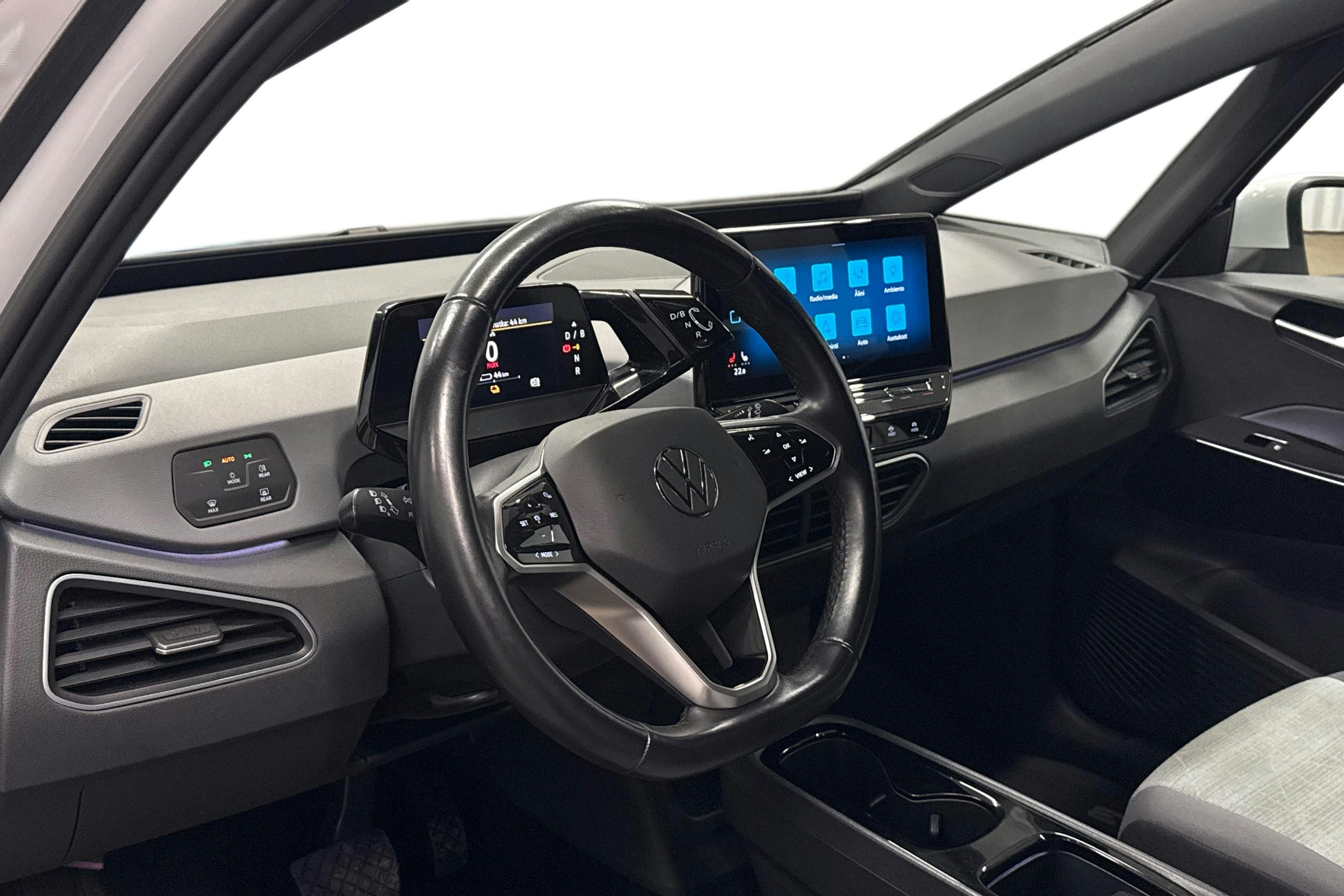 valkoinen Volkswagen ID.3 2022 kuva 7.