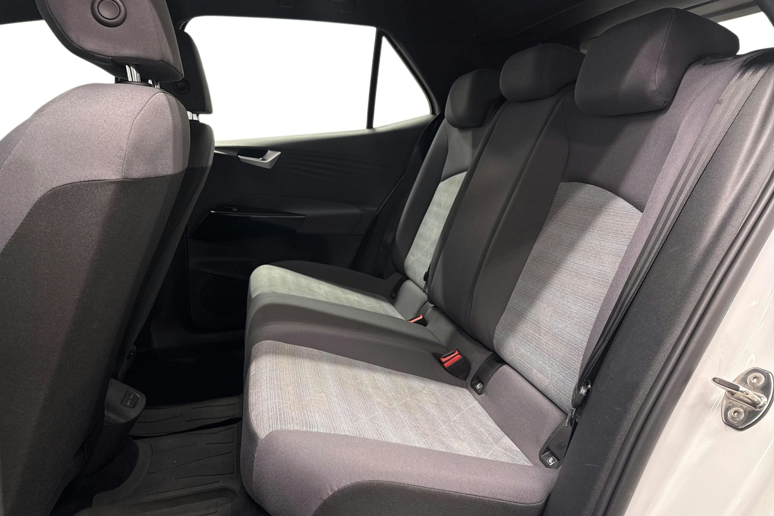 valkoinen Volkswagen ID.3 2022 kuva 10.