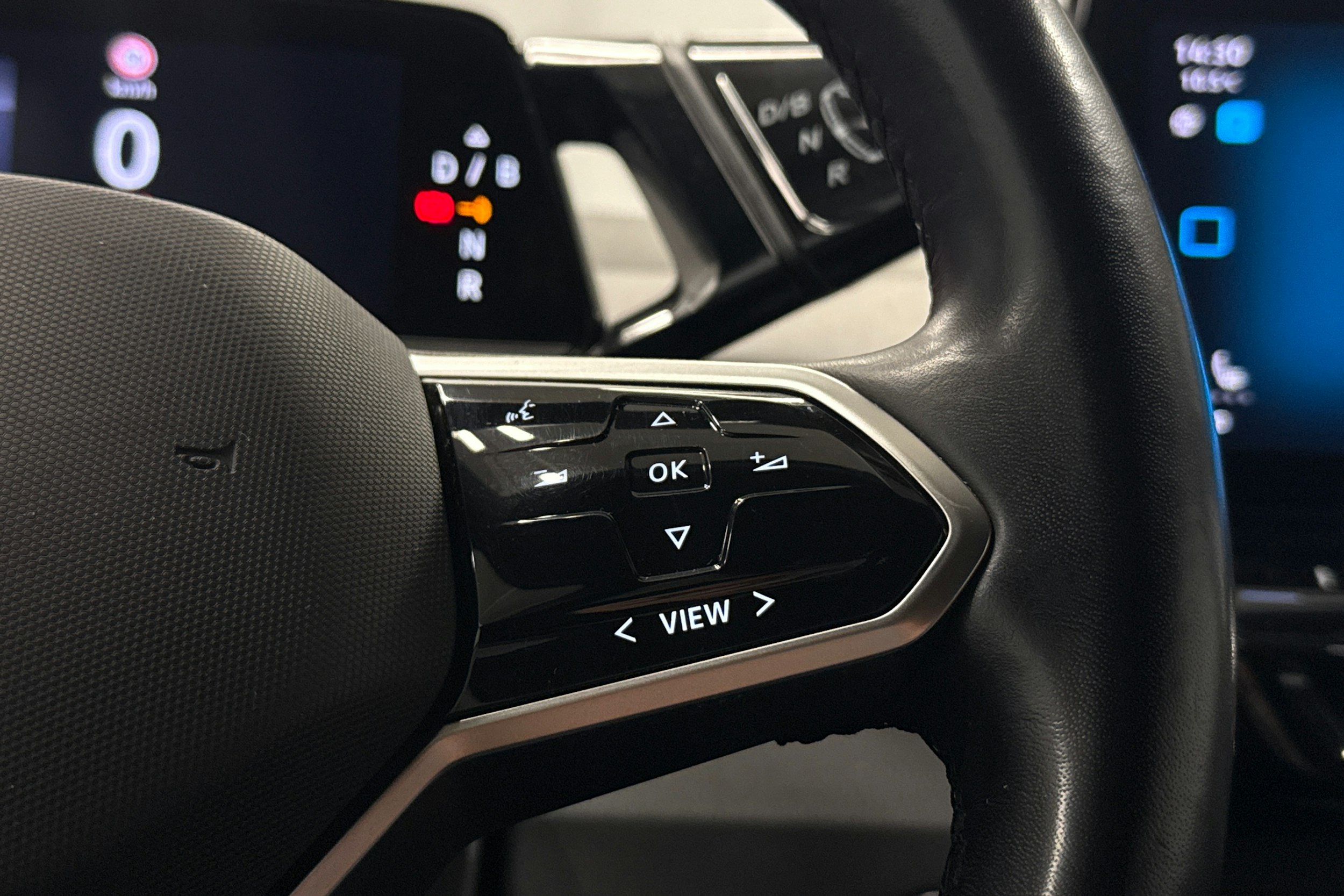 valkoinen Volkswagen ID.3 2022 kuva 17.