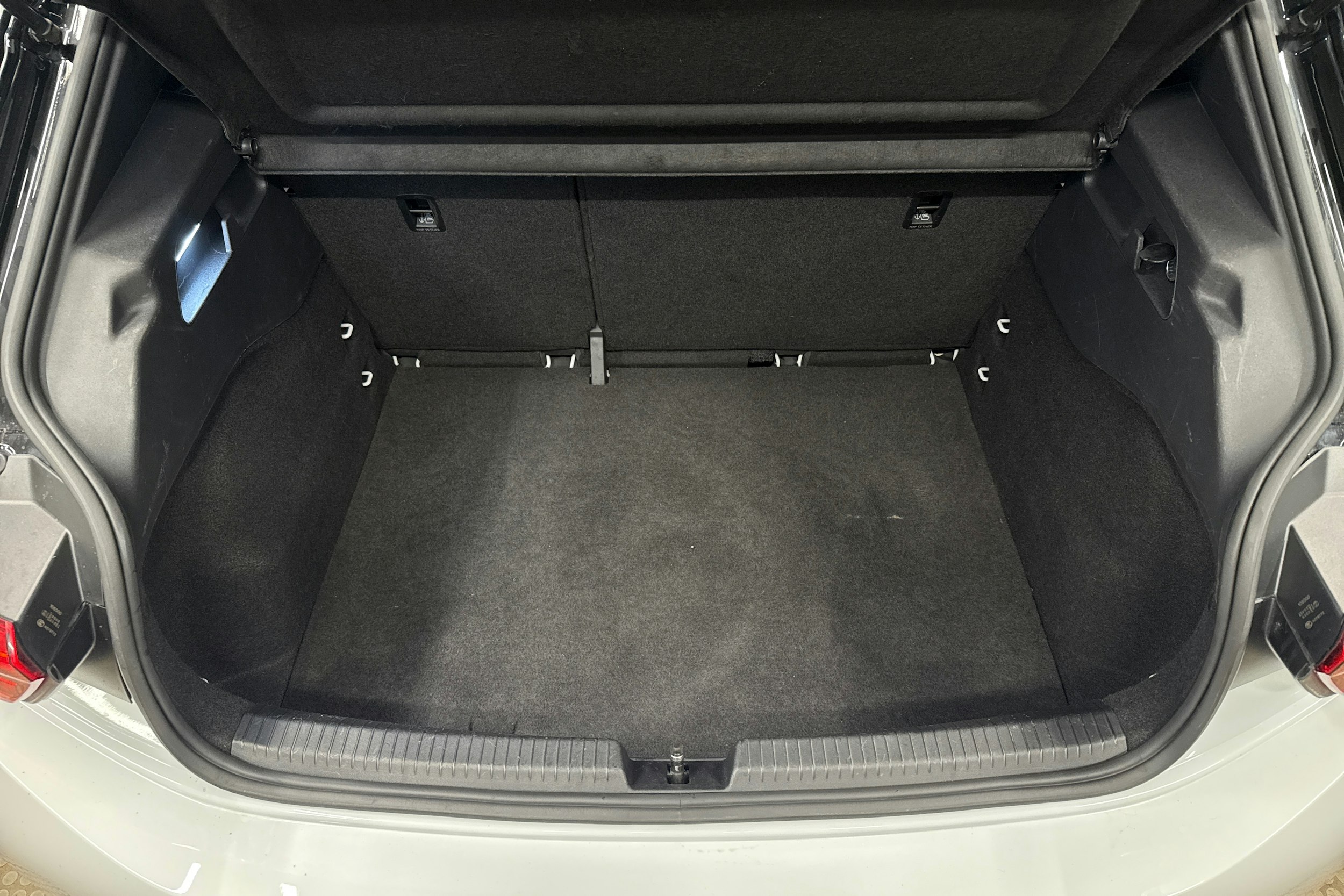 valkoinen Volkswagen ID.3 2022 kuva 23.