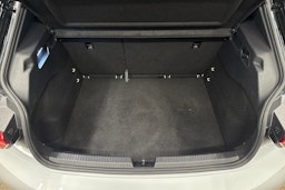 valkoinen Volkswagen ID.3 2022 kuva 23.