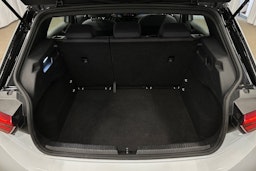 valkoinen Volkswagen ID.3 2022 kuva 14.