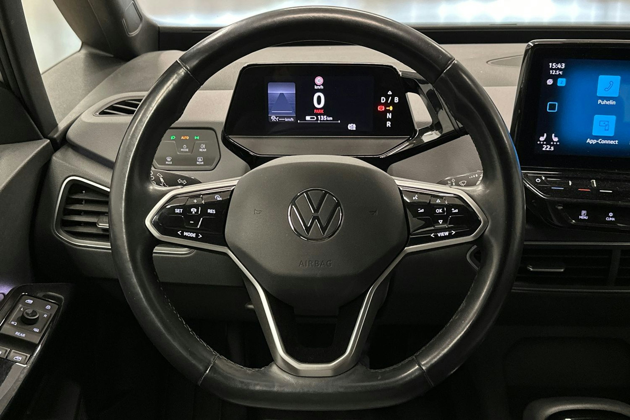 valkoinen Volkswagen ID.3 2022 kuva 15.