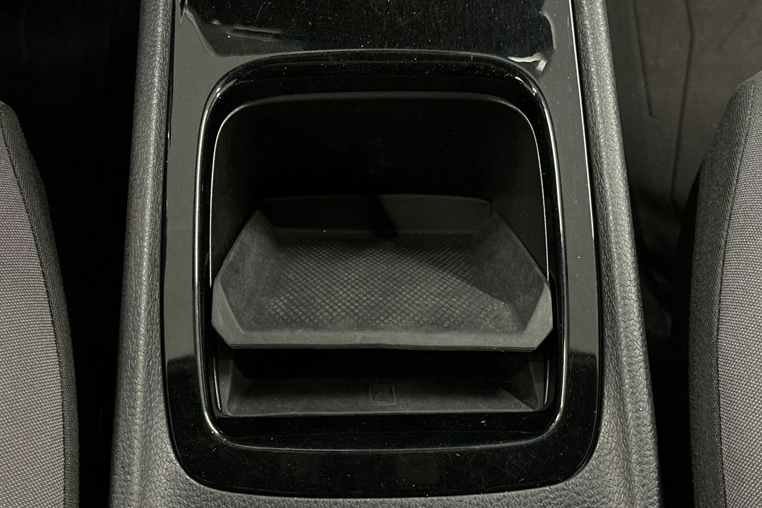 valkoinen Volkswagen ID.3 2022 kuva 29.