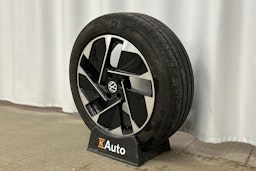 valkoinen Volkswagen ID.3 2022 kuva 13.