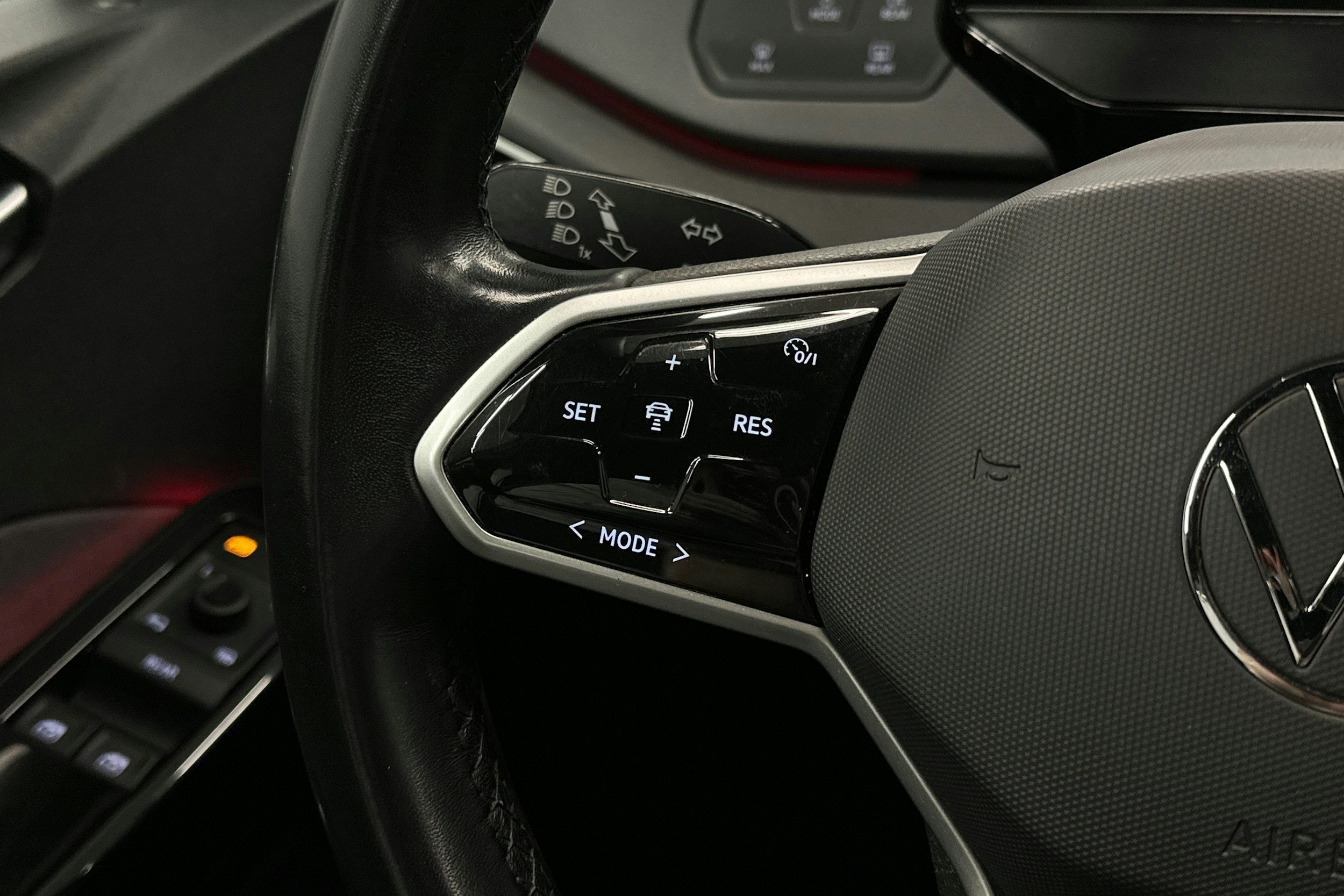 valkoinen Volkswagen ID.3 2022 kuva 17.