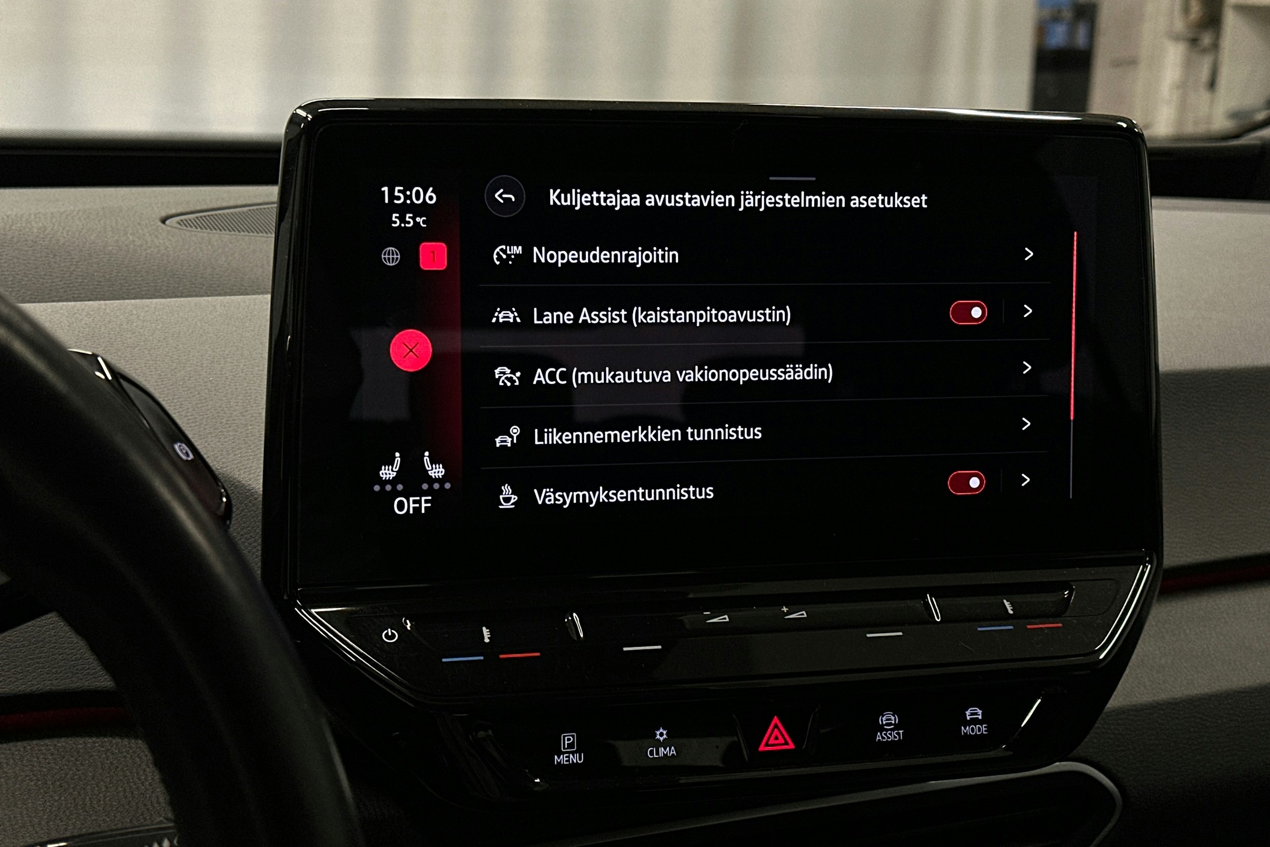 valkoinen Volkswagen ID.3 2022 kuva 21.