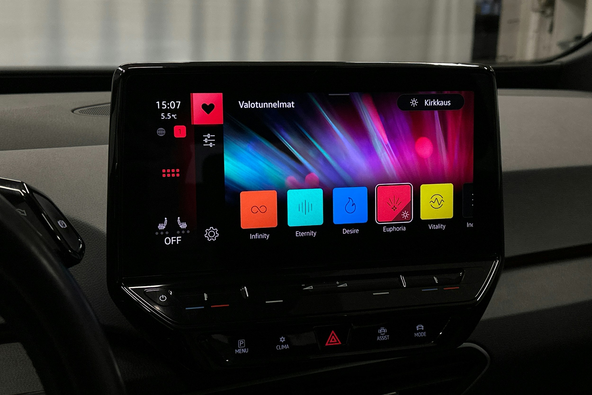 valkoinen Volkswagen ID.3 2022 kuva 24.