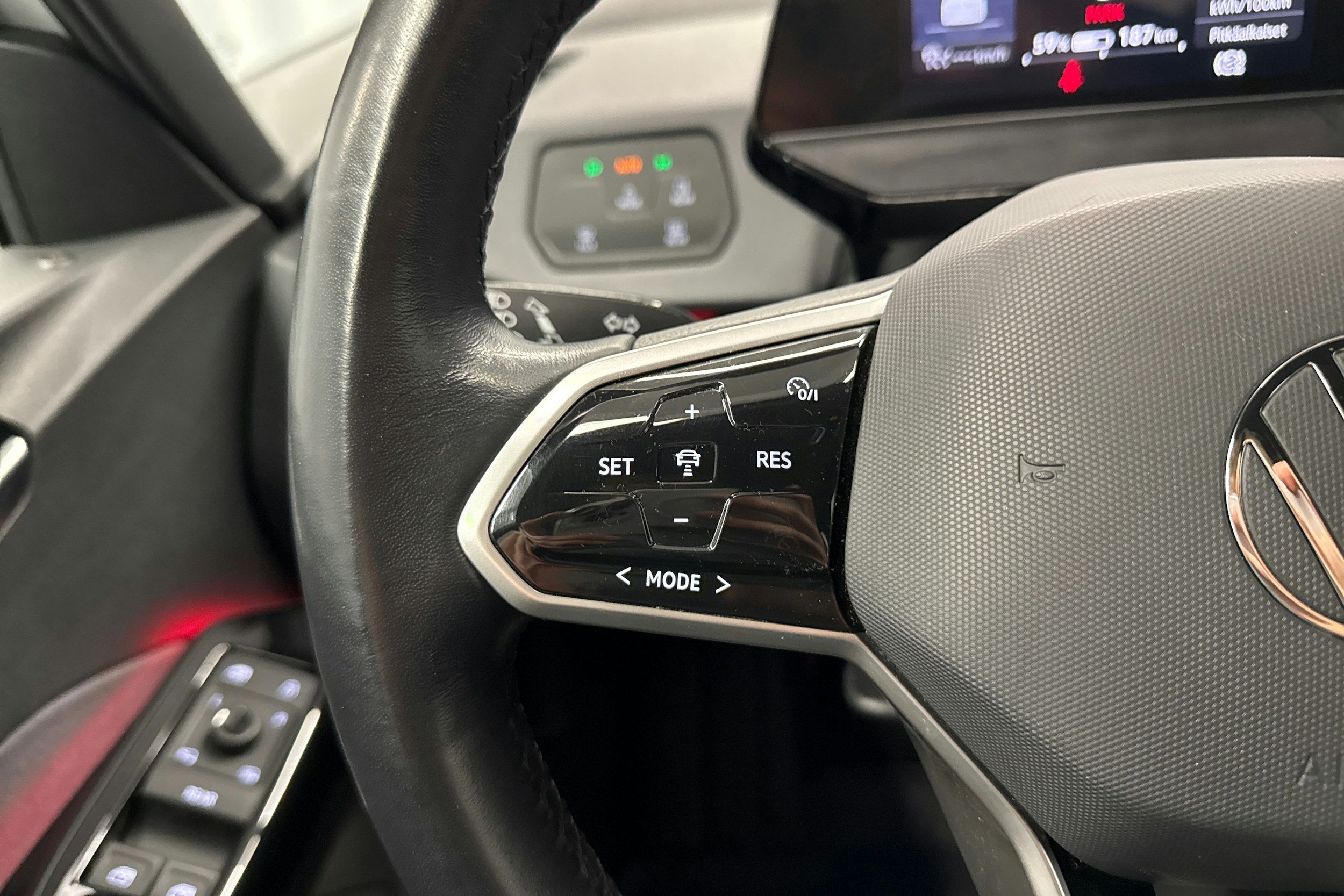 valkoinen Volkswagen ID.3 2022 kuva 14.