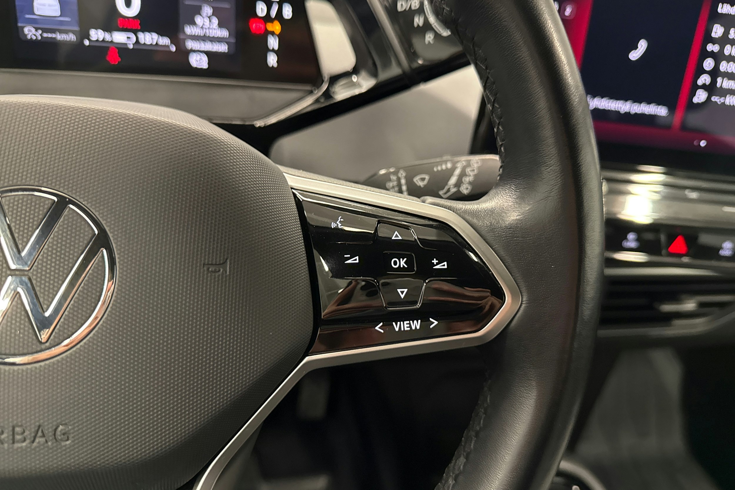 valkoinen Volkswagen ID.3 2022 kuva 15.