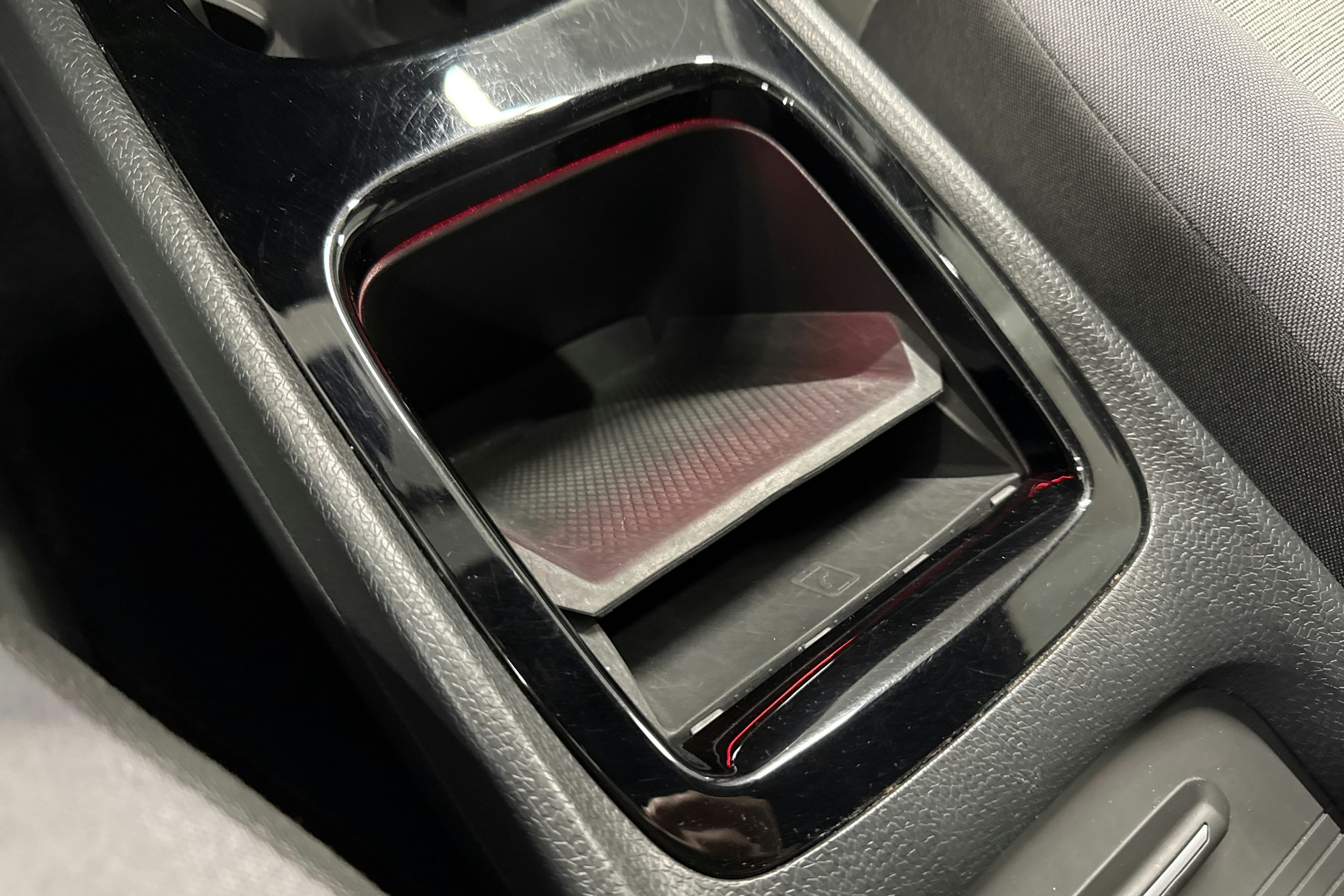 valkoinen Volkswagen ID.3 2022 kuva 25.