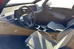 punainen Volkswagen ID.3 2023 kuva 3.