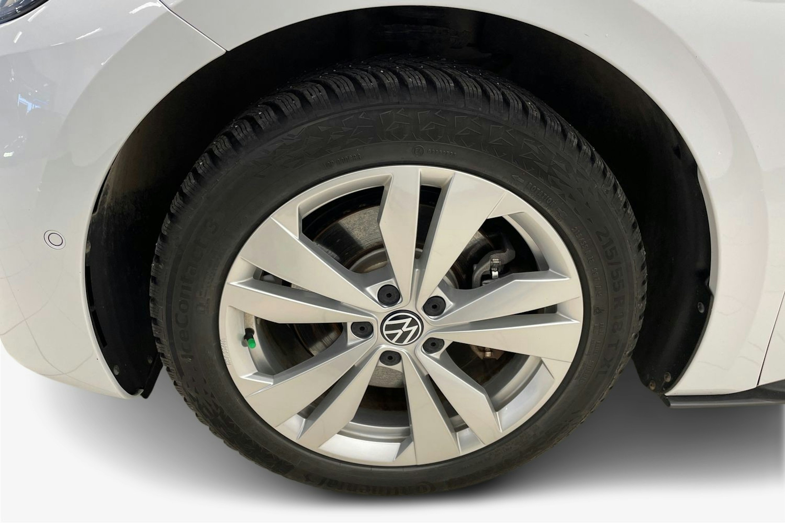Valkoinen Volkswagen ID.3 2022 kuva 11.