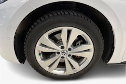 Valkoinen Volkswagen ID.3 2022 kuva 11.