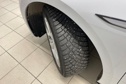 Valkoinen Volkswagen ID.3 2022 kuva 13.