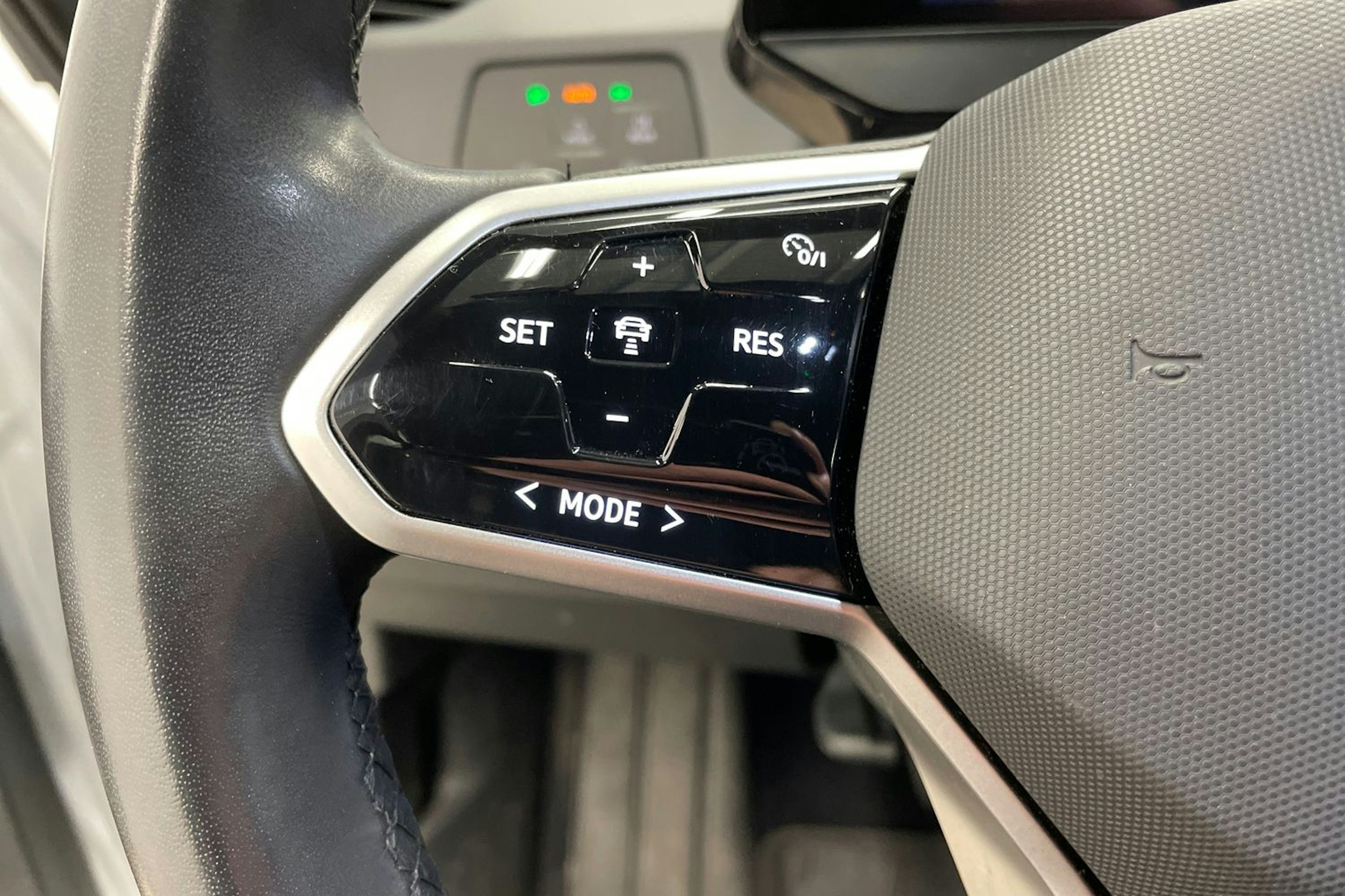 Valkoinen Volkswagen ID.3 2022 kuva 16.