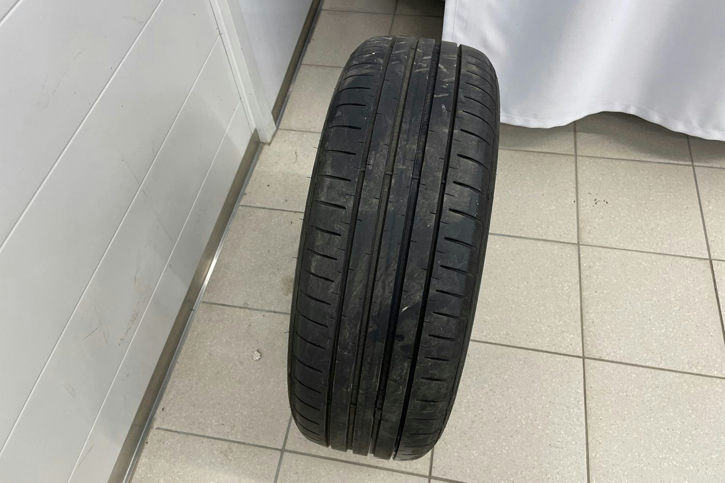 Valkoinen Volkswagen ID.3 2022 kuva 22.