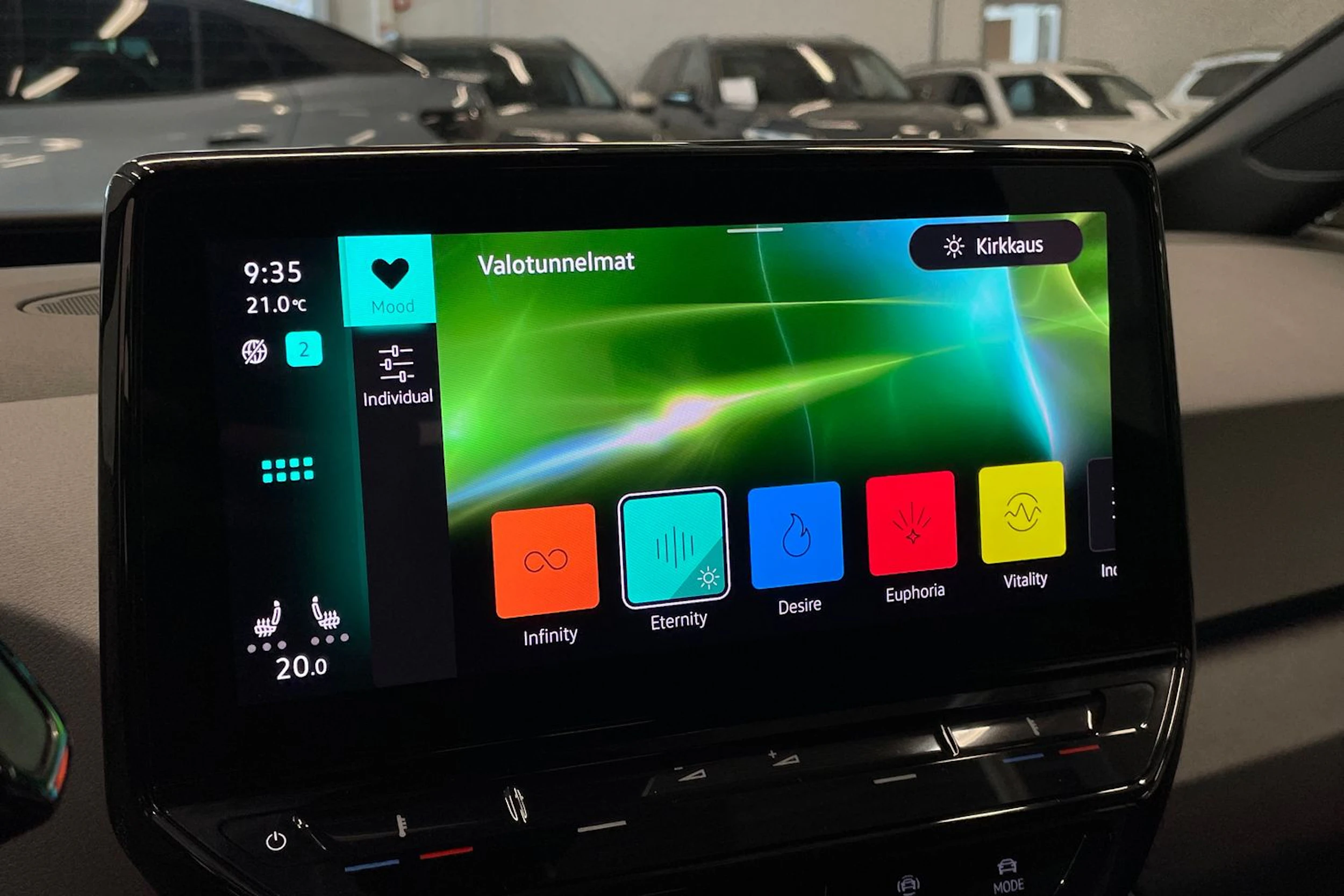 Valkoinen Volkswagen ID.3 2022 kuva 27.