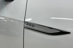 Valkoinen Volkswagen ID.3 2022 kuva 29.