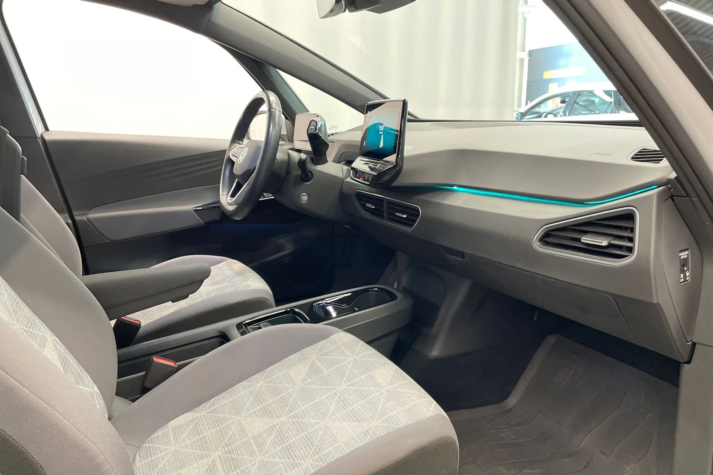 Valkoinen Volkswagen ID.3 2022 kuva 31.