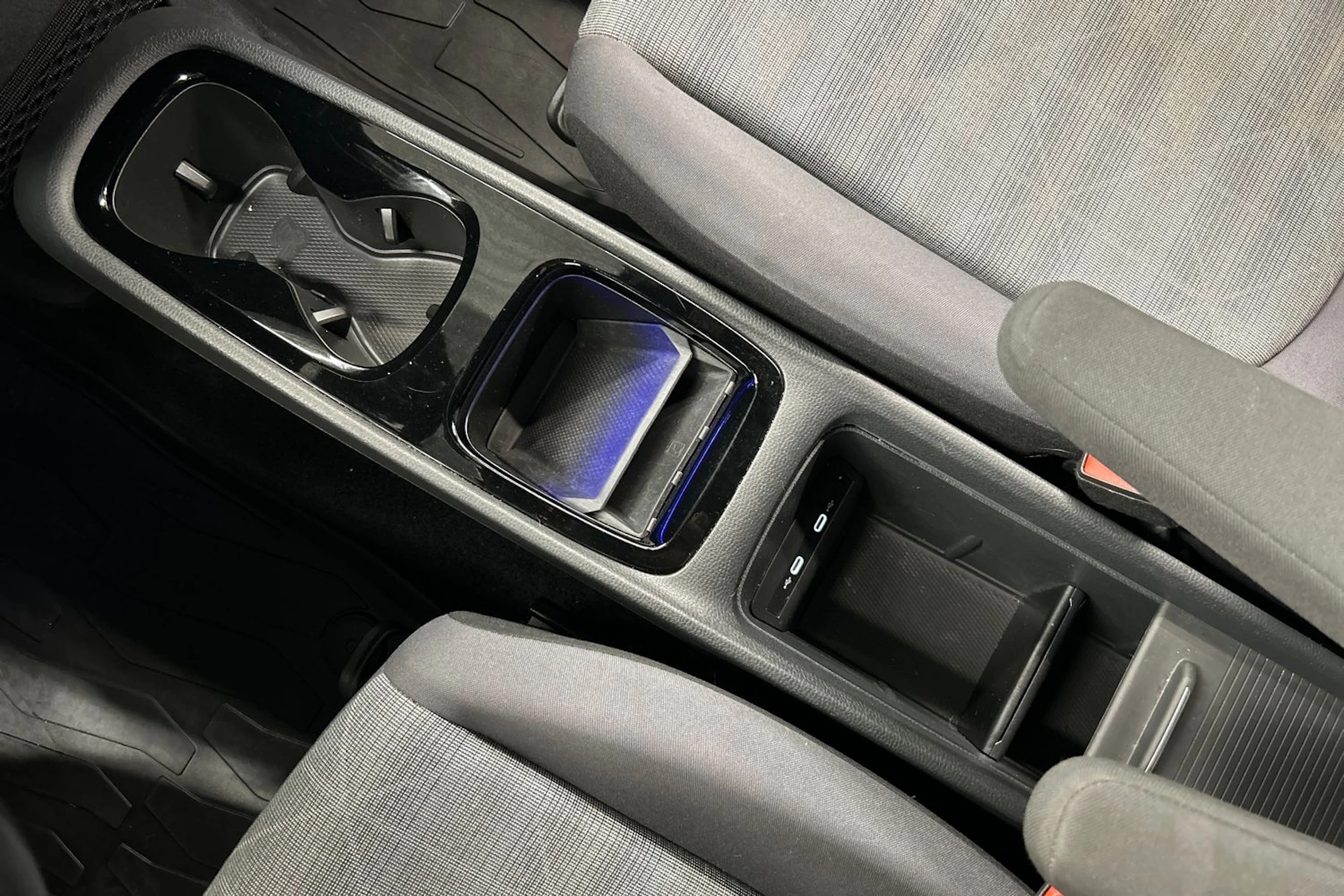 sininen Volkswagen ID.3 2022 kuva 24.