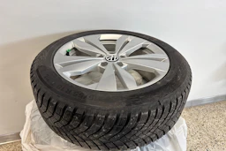 valkoinen Volkswagen ID.3 2023 kuva 11.