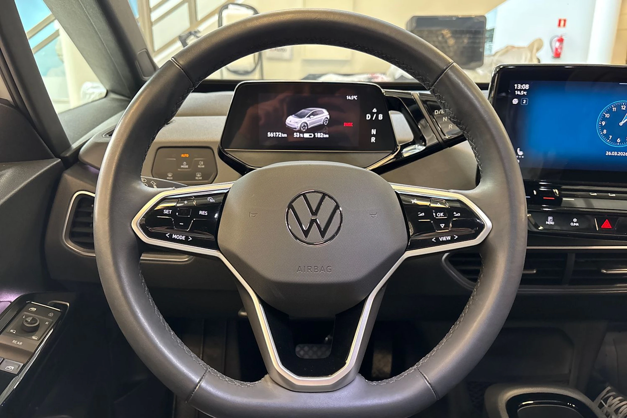 valkoinen Volkswagen ID.3 2023 kuva 14.