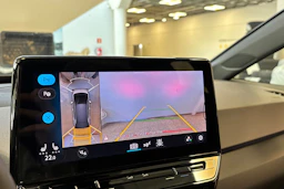 valkoinen Volkswagen ID.3 2023 kuva 16.