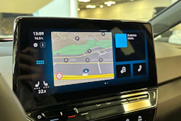 valkoinen Volkswagen ID.3 2023 kuva 17.