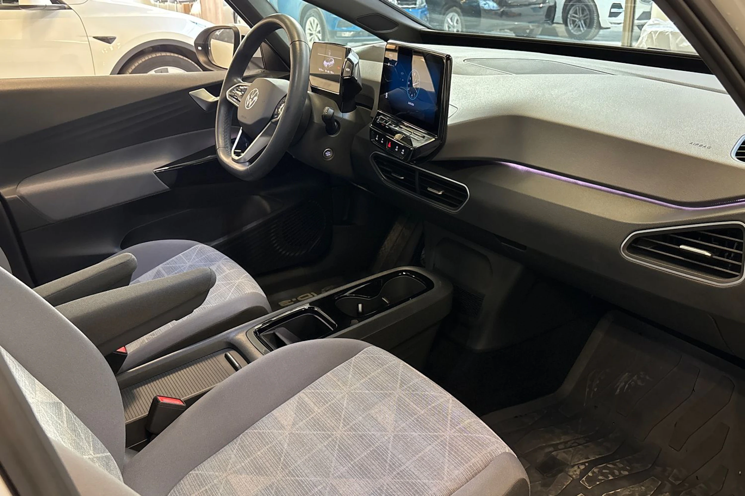 valkoinen Volkswagen ID.3 2023 kuva 20.