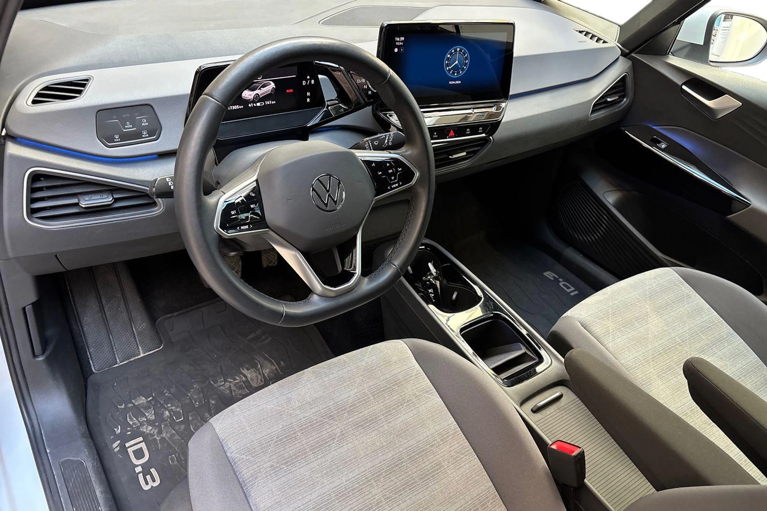 valkoinen Volkswagen ID.3 2023 kuva 6.