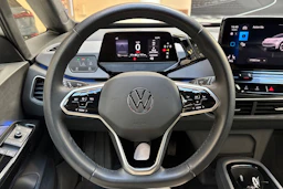 valkoinen Volkswagen ID.3 2023 kuva 14.