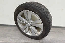 sininen Volkswagen ID.3 2023 kuva 10.