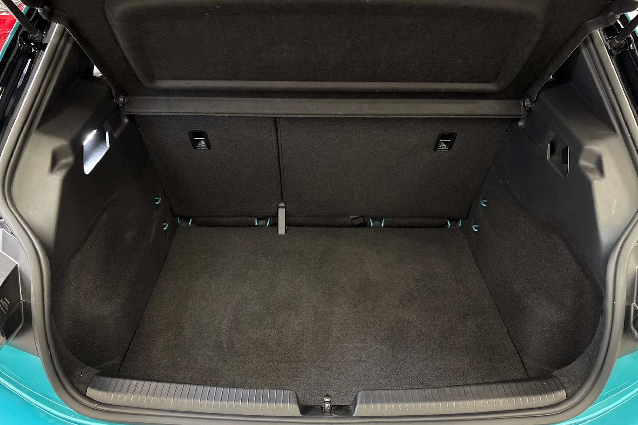 sininen Volkswagen ID.3 2023 kuva 14.