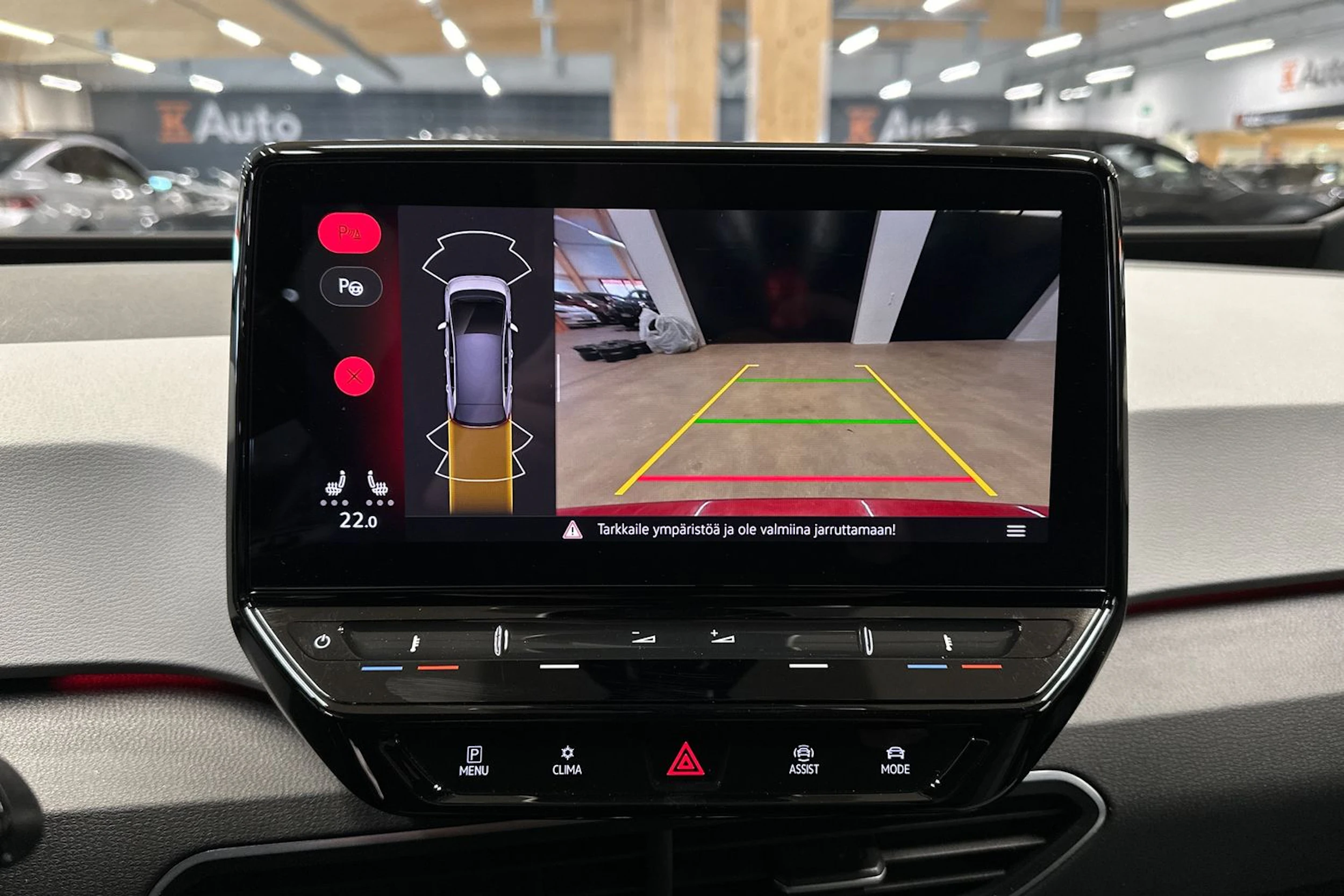 punainen Volkswagen ID.3 2023 kuva 17.