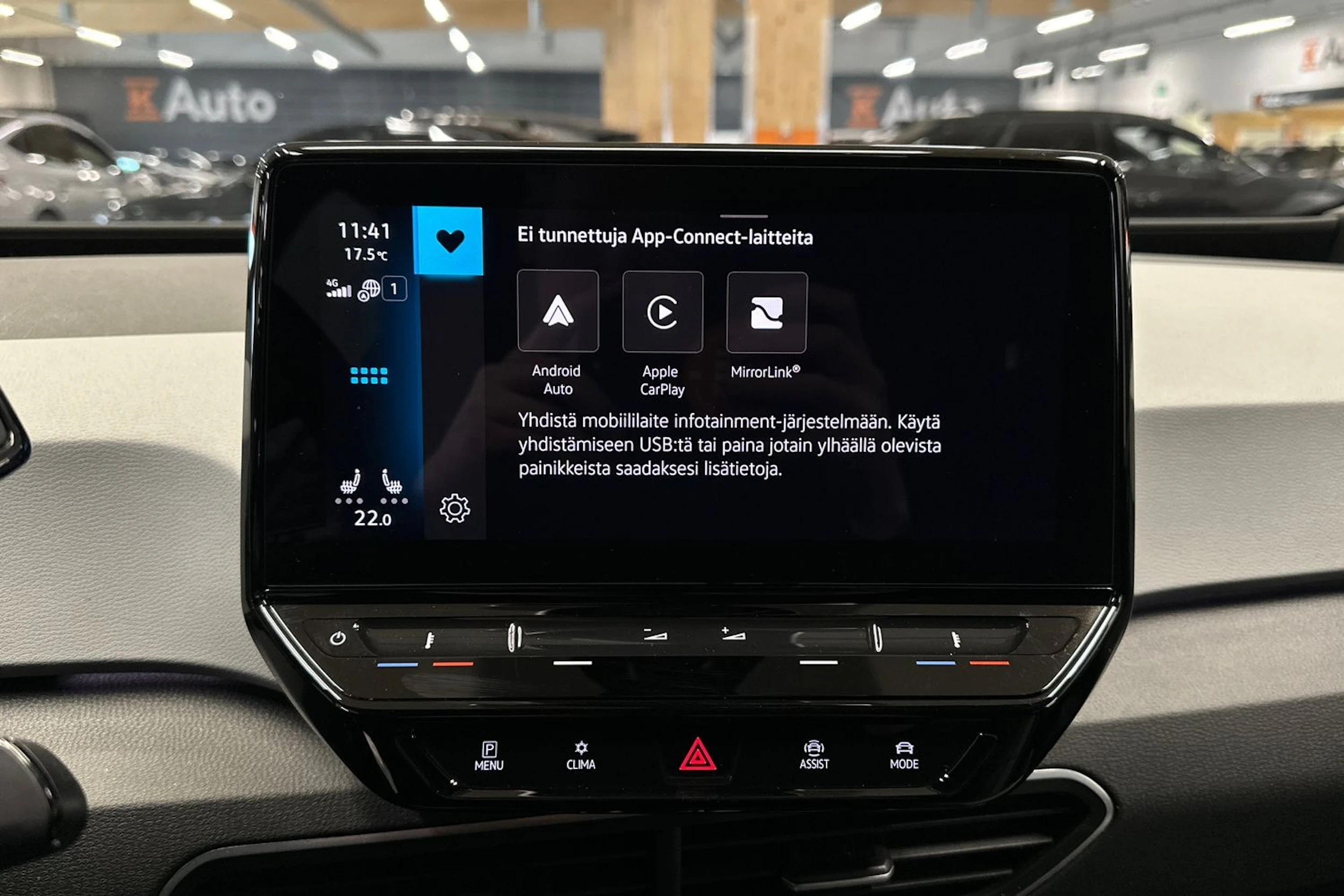 punainen Volkswagen ID.3 2023 kuva 19.