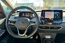 punainen Volkswagen ID.3 2023 kuva 4.