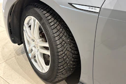 harmaa Volkswagen ID.3 2023 kuva 10.