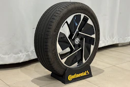 harmaa Volkswagen ID.3 2023 kuva 11.