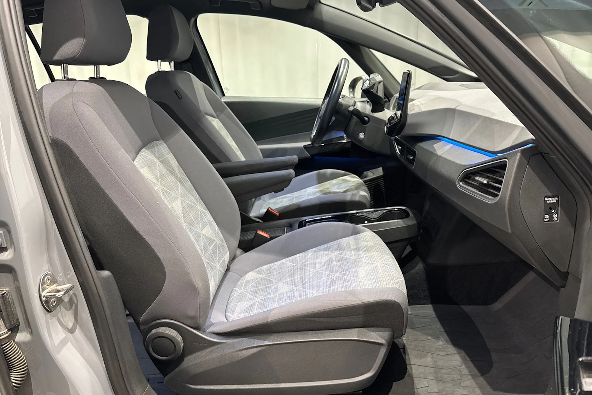 harmaa Volkswagen ID.3 2023 kuva 14.