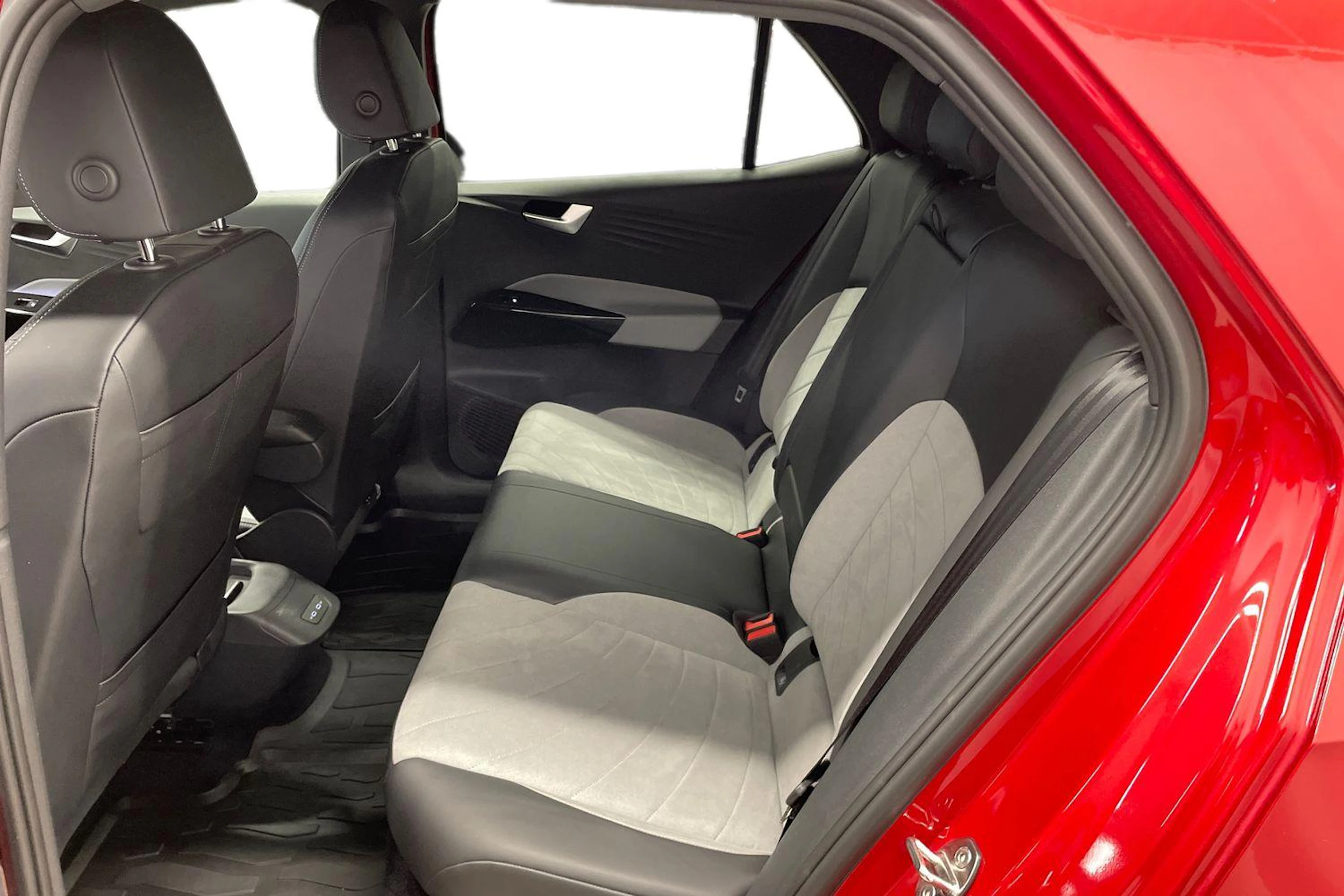 Punainen Volkswagen ID.3 2023 kuva 11.