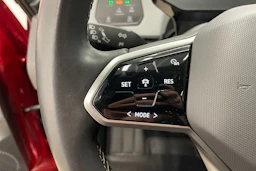 Punainen Volkswagen ID.3 2023 kuva 17.