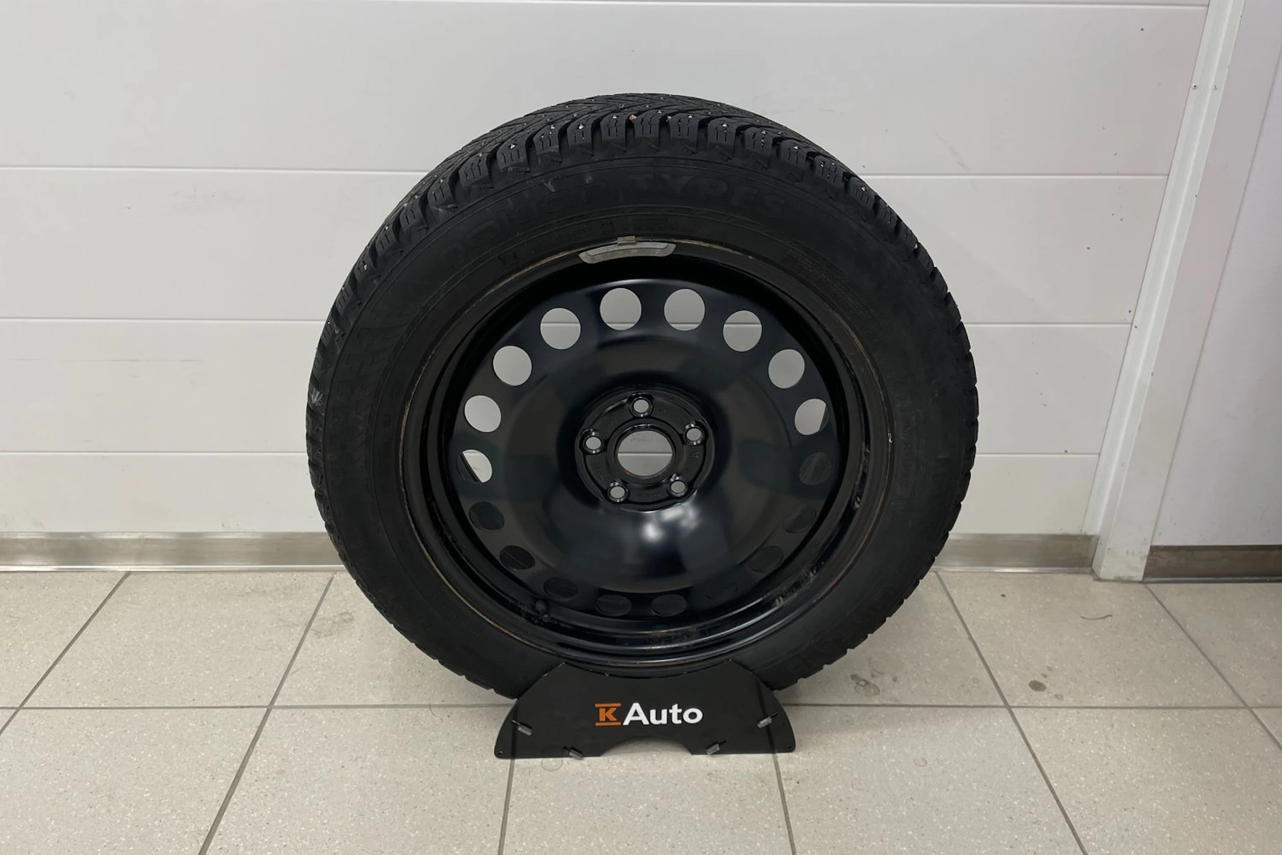 Punainen Volkswagen ID.3 2023 kuva 22.