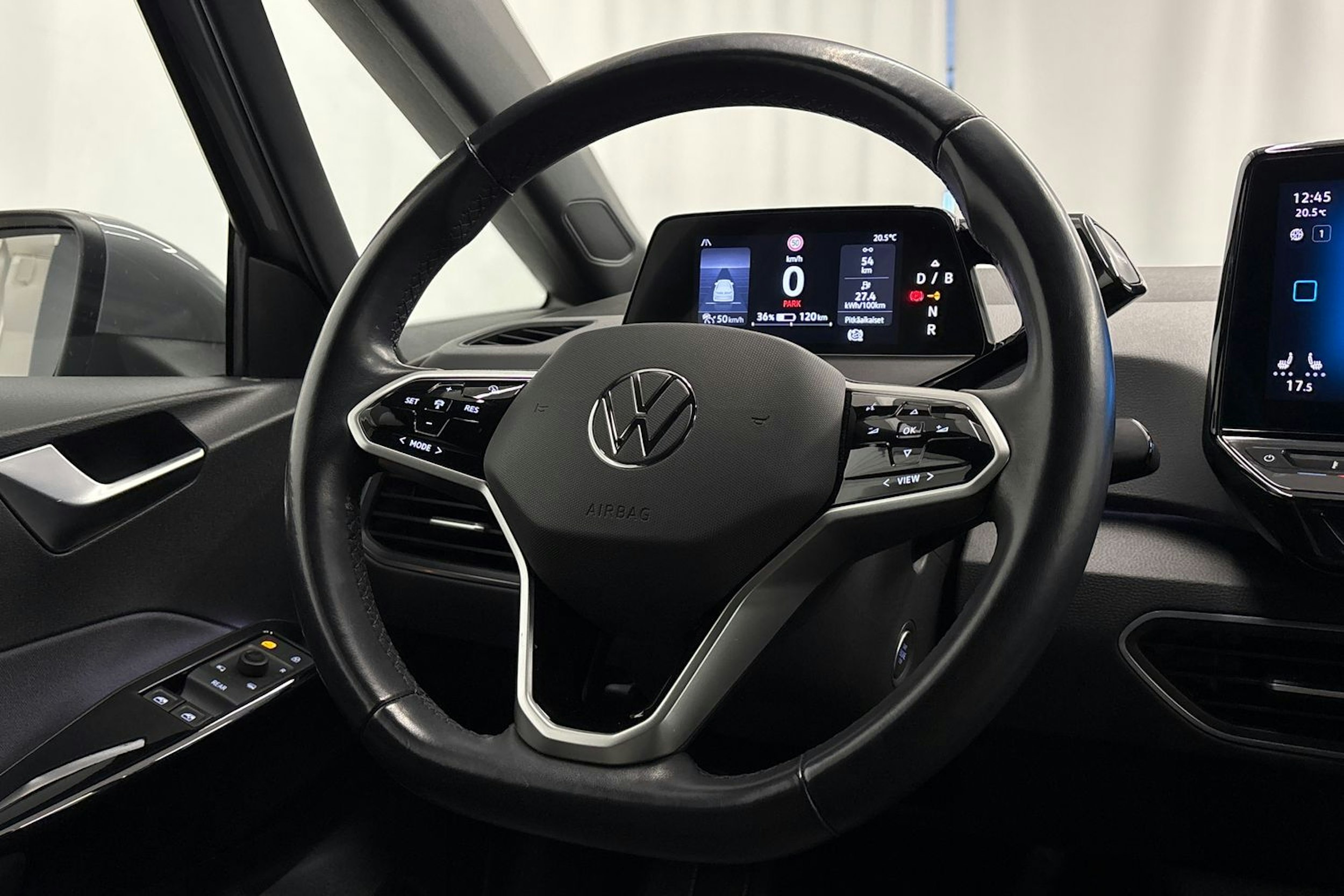 harmaa Volkswagen ID.3 2023 kuva 12.