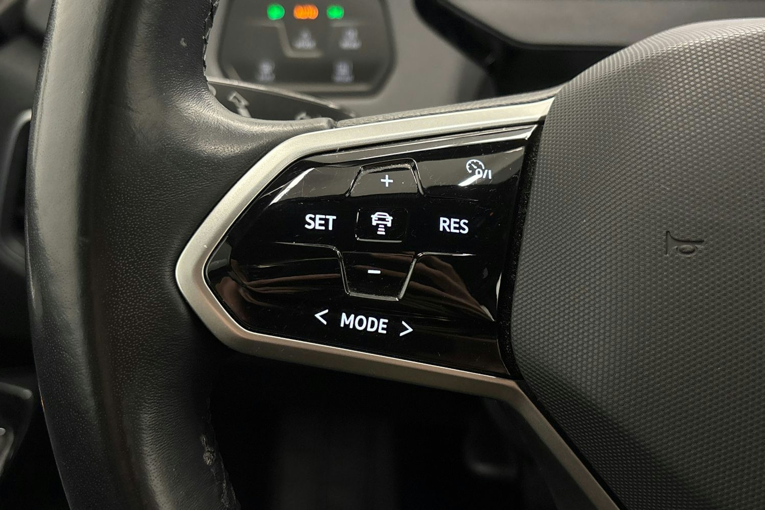 harmaa Volkswagen ID.3 2023 kuva 13.