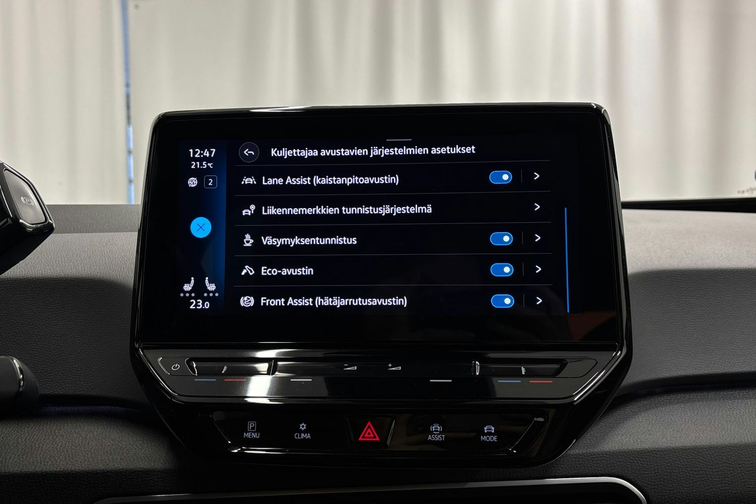 harmaa Volkswagen ID.3 2023 kuva 19.