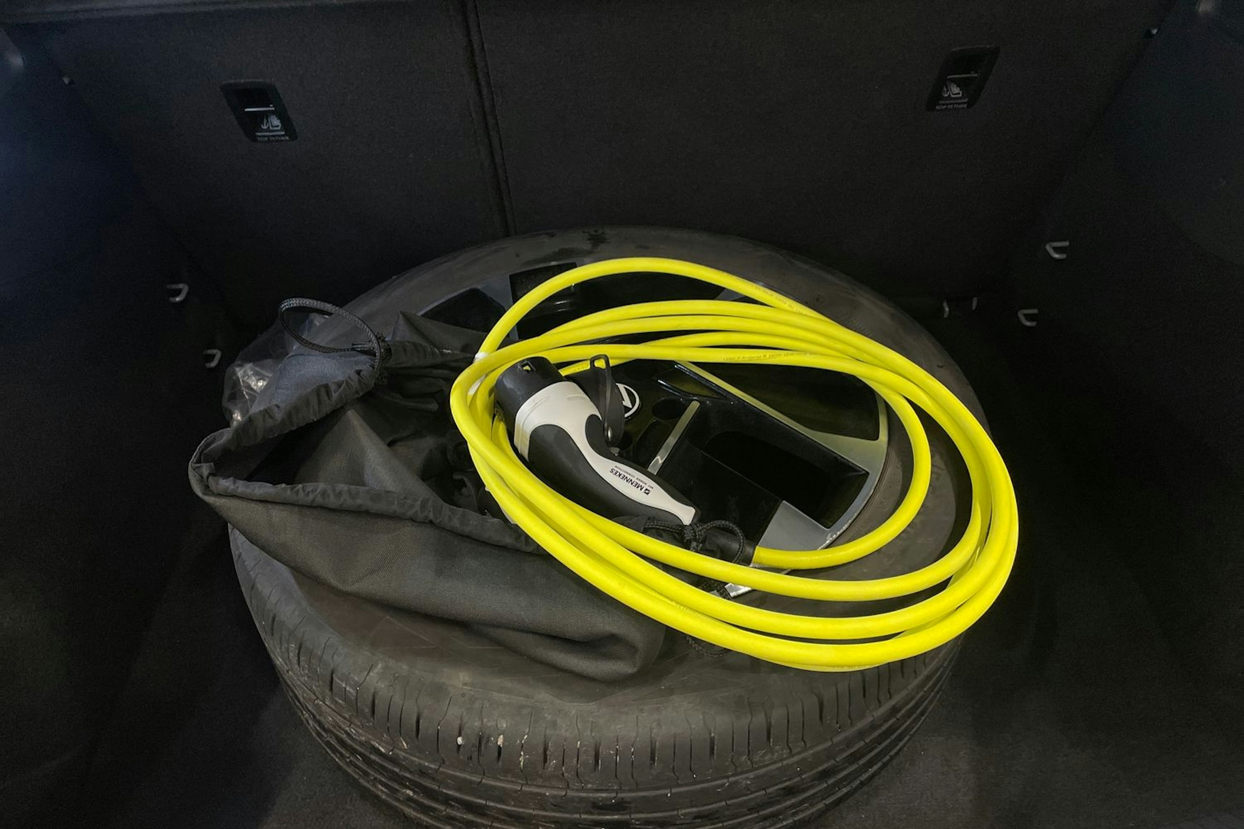 harmaa Volkswagen ID.3 2023 kuva 38.