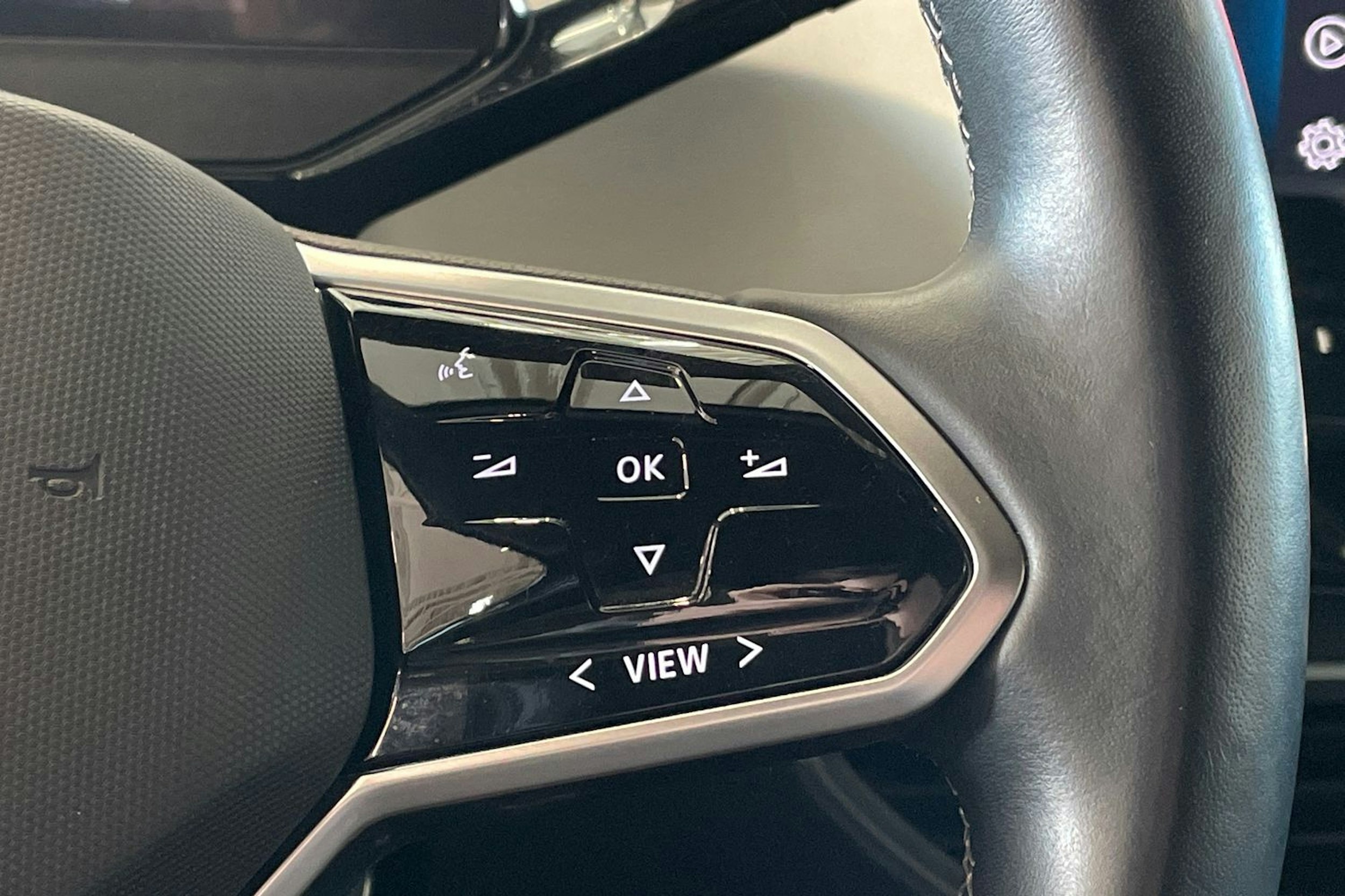 harmaa Volkswagen ID.3 2023 kuva 16.