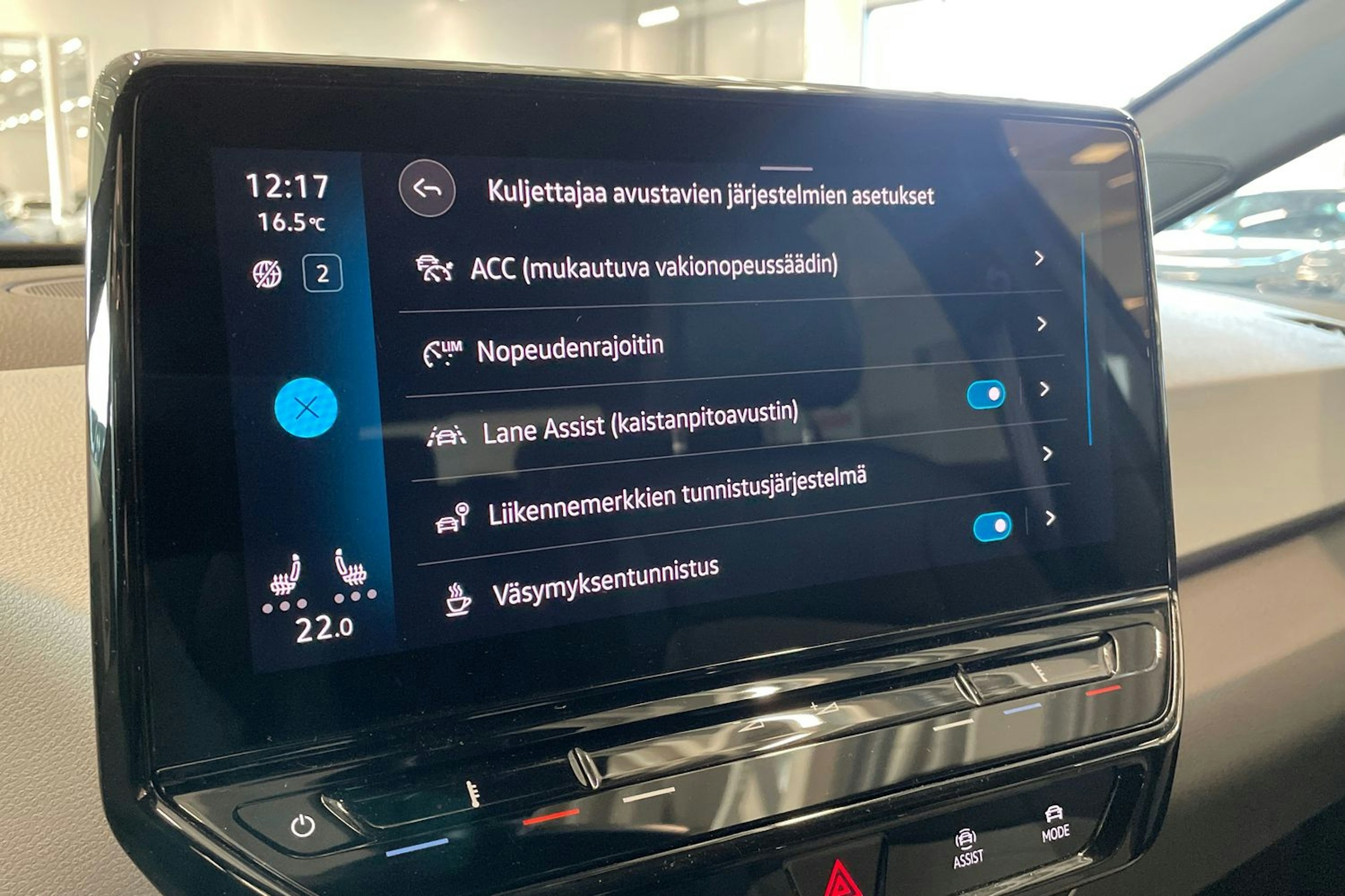 harmaa Volkswagen ID.3 2023 kuva 30.