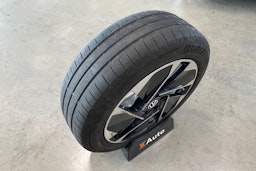 harmaa Volkswagen ID.3 2023 kuva 39.